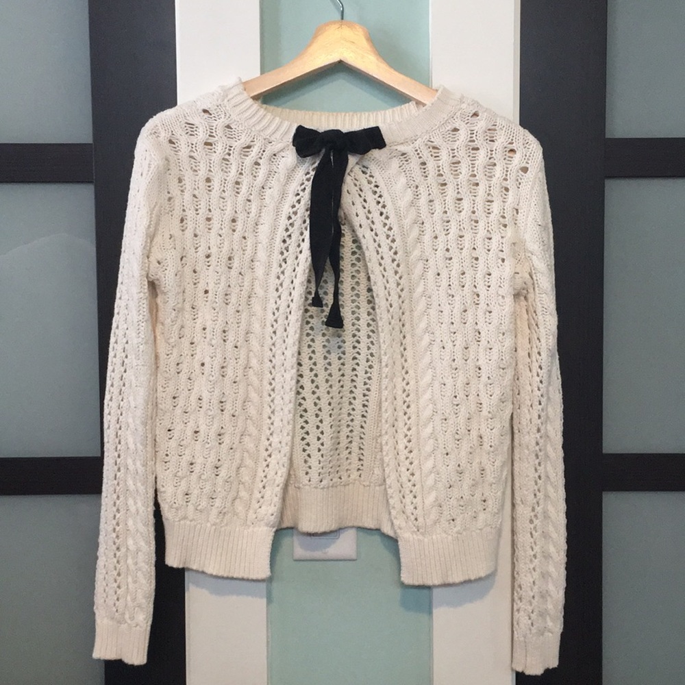 Sweater with bow